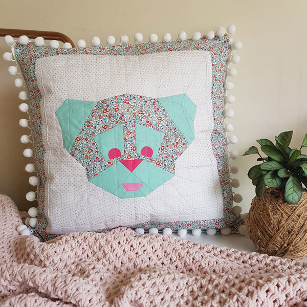 Hug a Pug Cushion Pattern